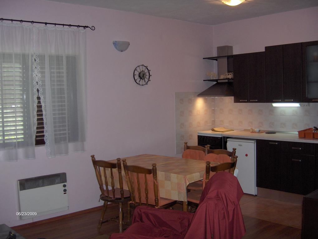 Apartment Raslina Quarto foto